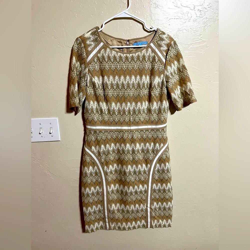 Antonio Melani Dress Womens 10 Beige Tan White Lace Sheath Short Sleeve Cocktail